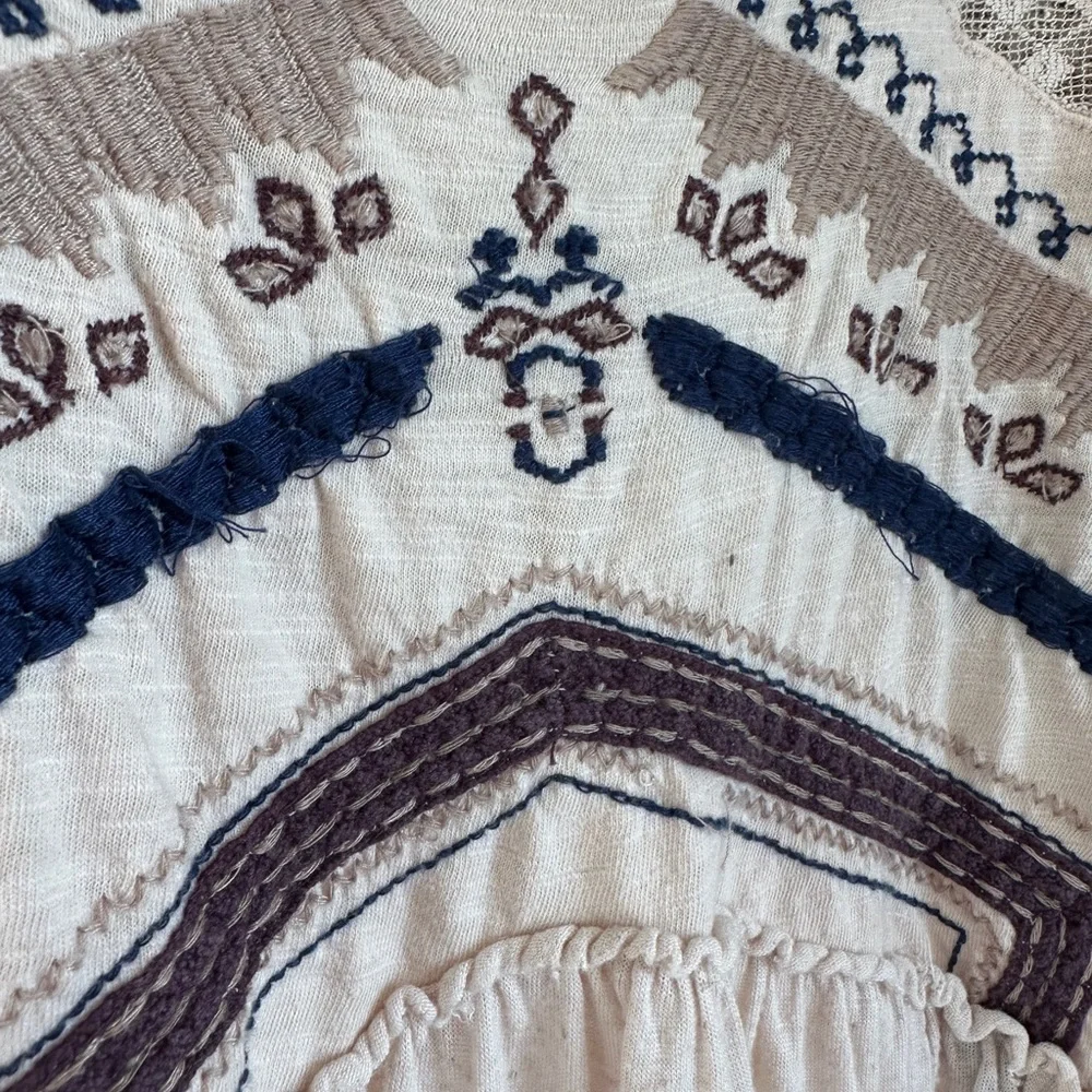 Free People Embroidered Boho Top – Size XS - Picture 5 of 9